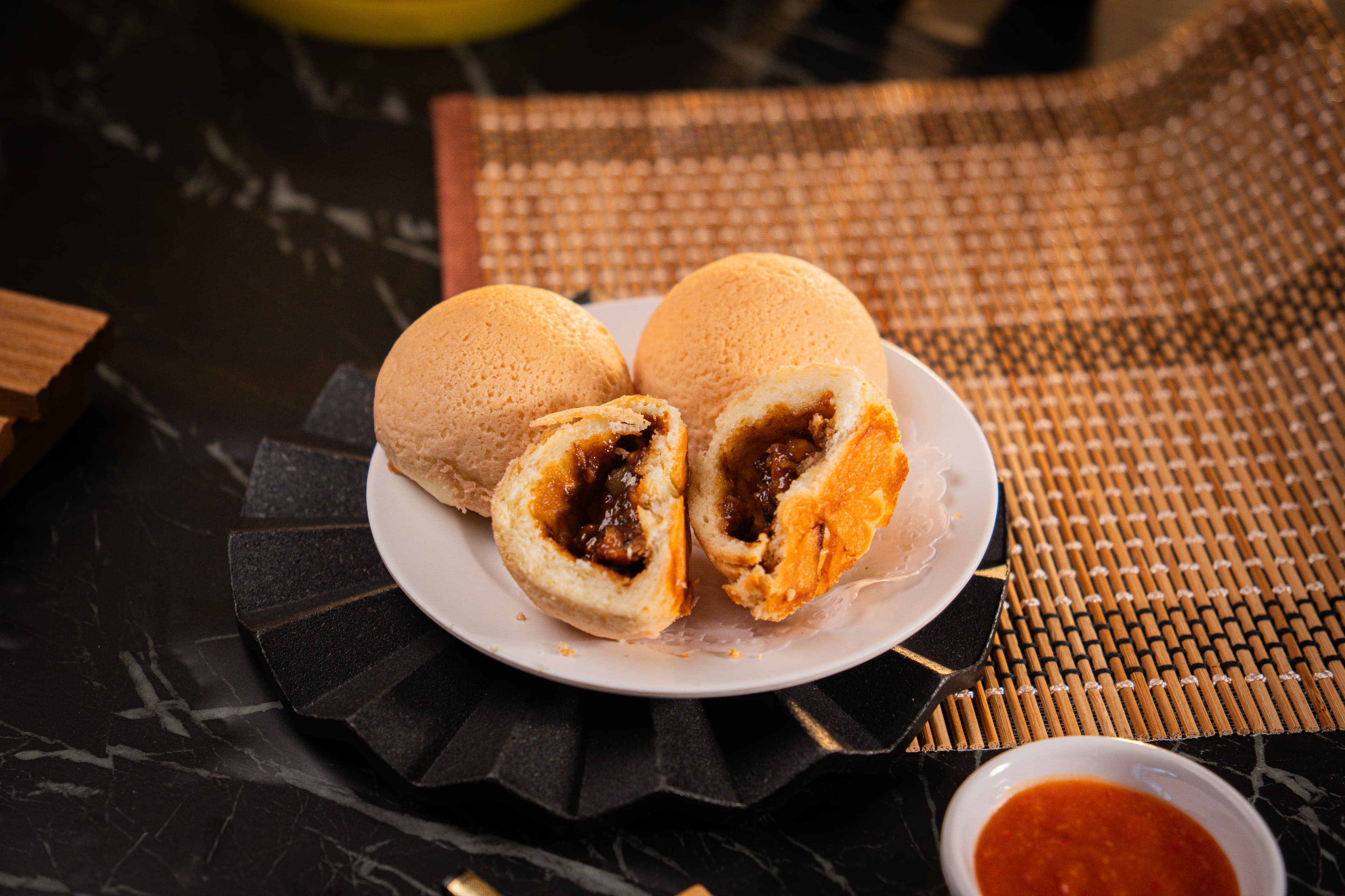 Foo Hou Dim Sum 酥皮焗叉烧包 Baked BBQ Pork Bun