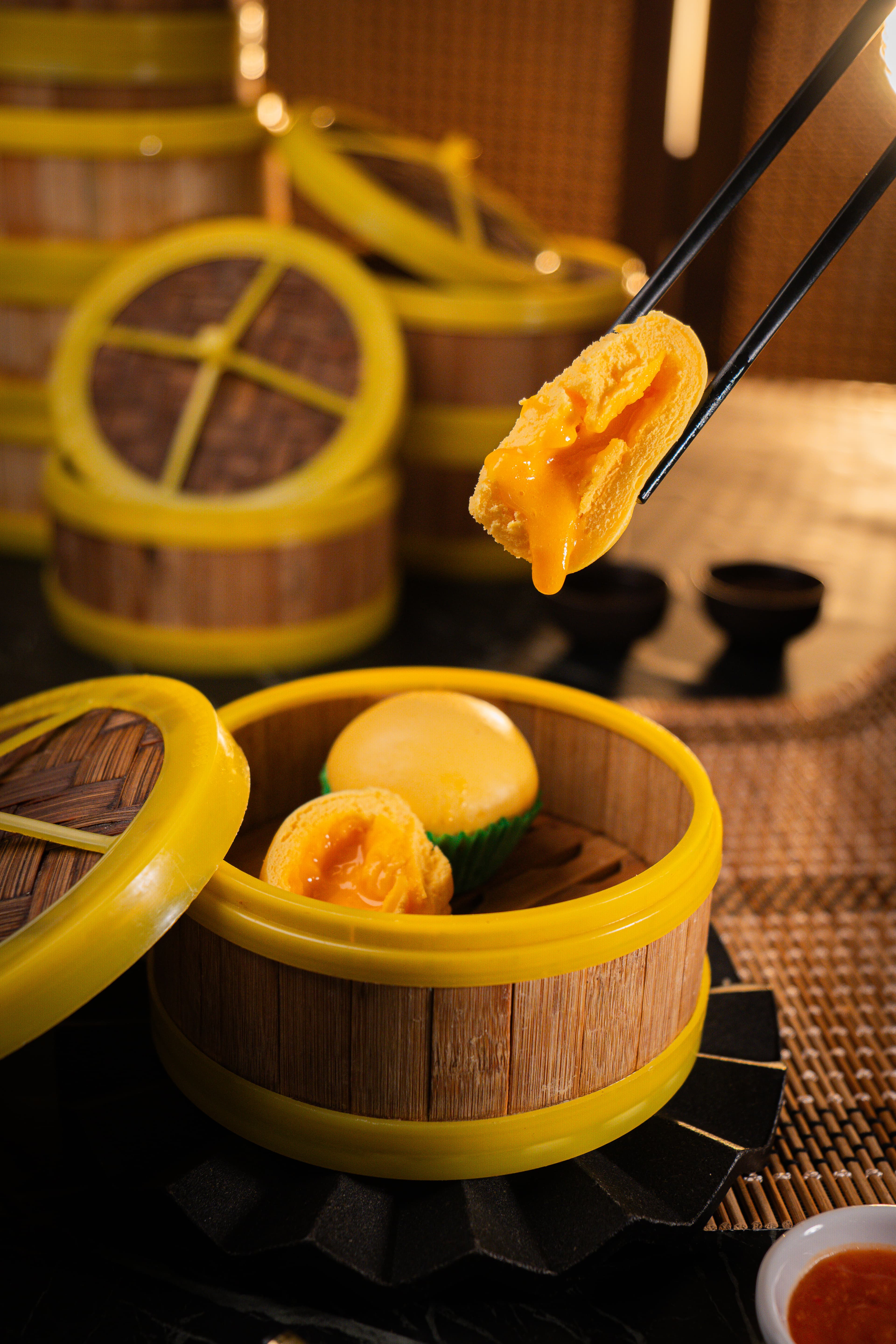 Foo Hou Dim Sum 流沙奶黄包 Molten Salted Yolk Bun