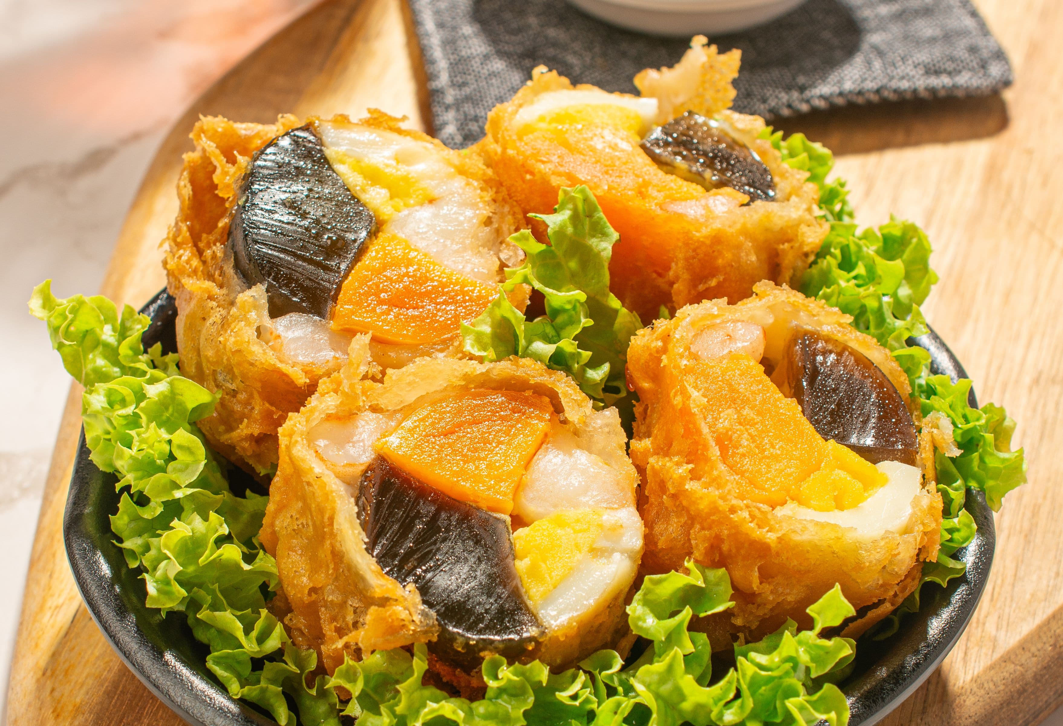Foo Hou Dim Sum 酥炸金银蛋 Deep Fried Golden Egg