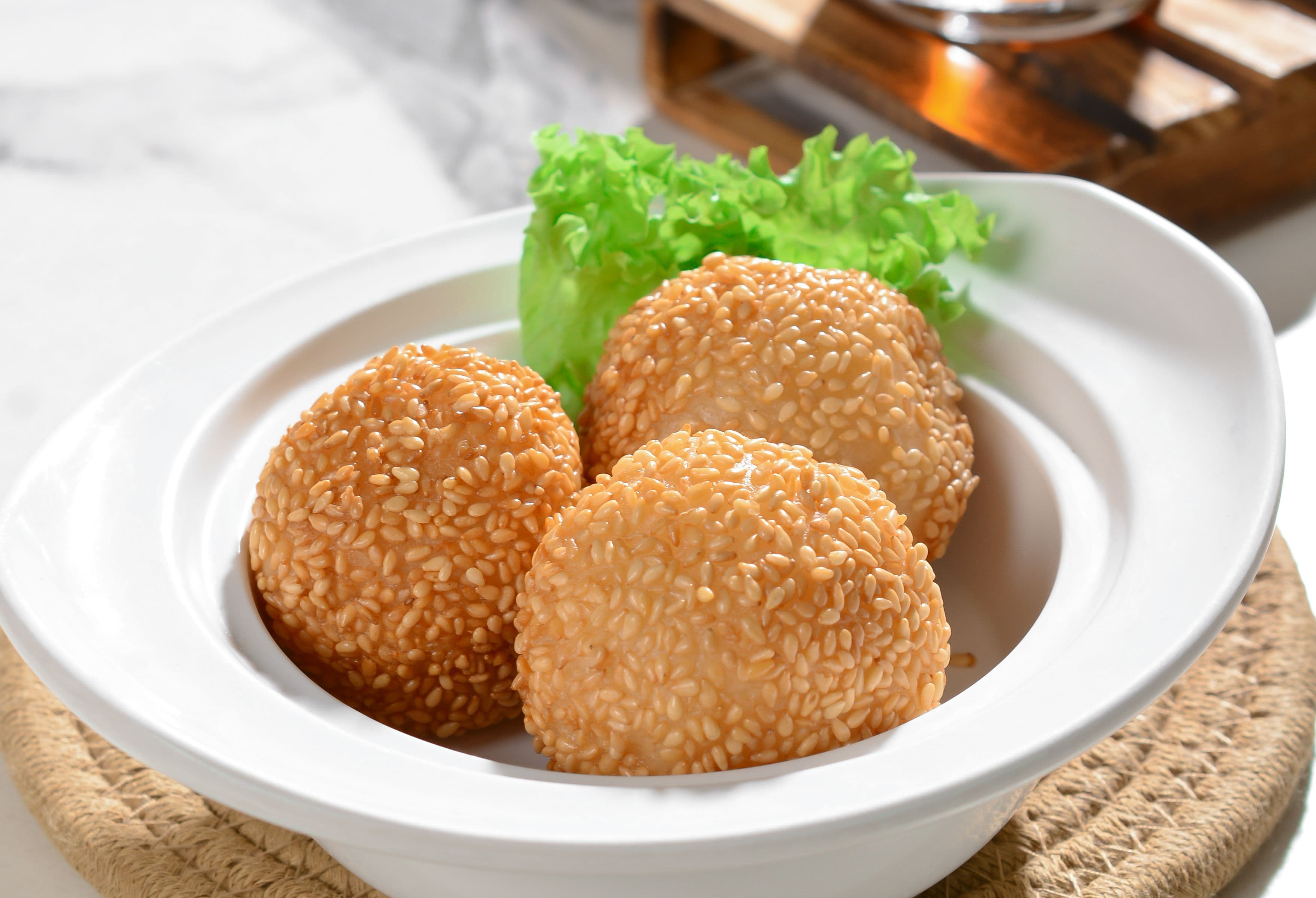 Foo Hou Dim Sum 莲蓉芝麻枣 Fried Sesame Ball with Lotus Paste